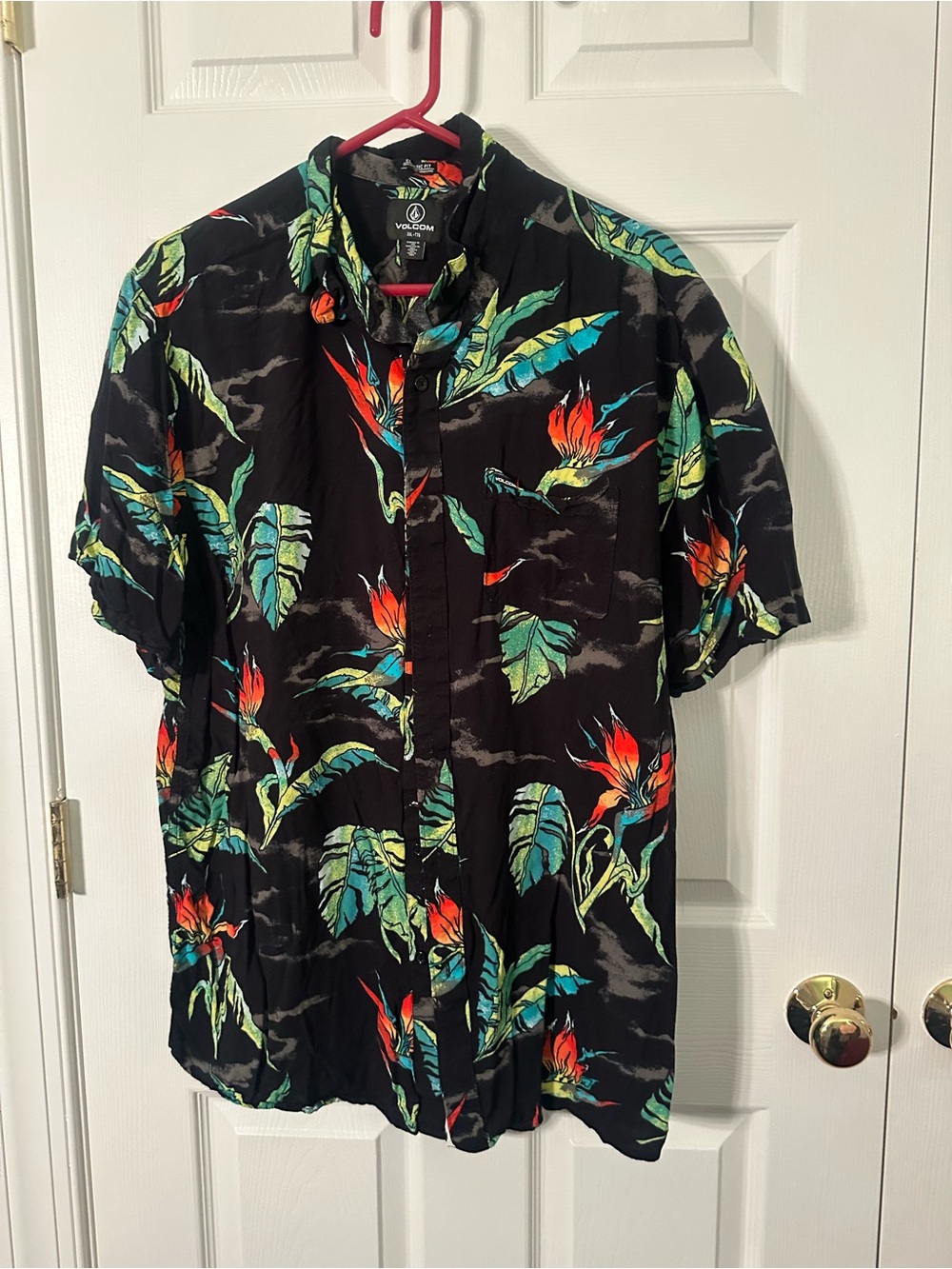Volcom Men’s Black Tropical Floral Short-Sleeve Shirt